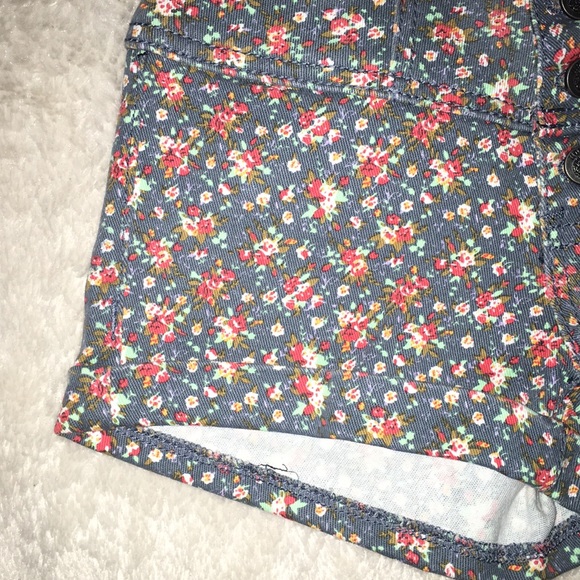 Floral high waisted shorts - Picture 4 of 6